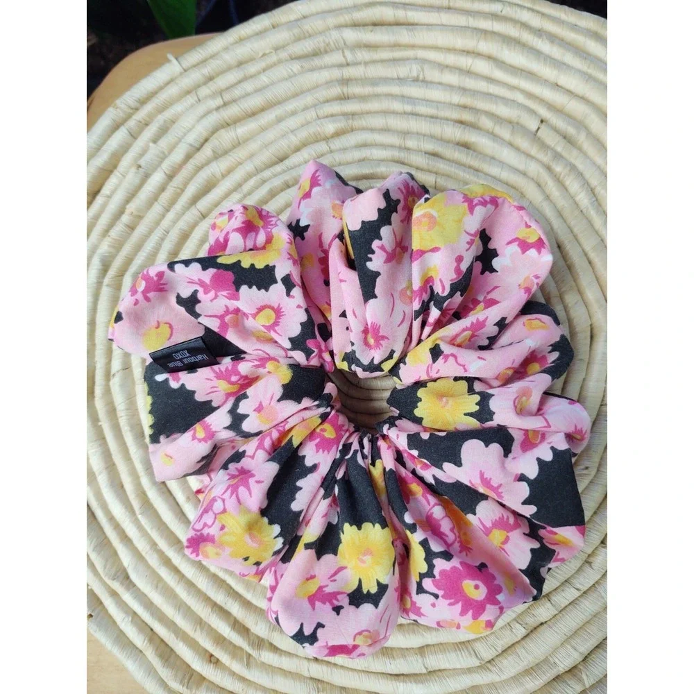 Pink Daffodil Floral Cotton XXL Scrunchie 7
